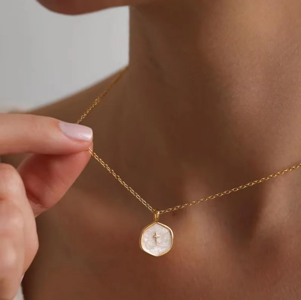 Eternal Medallion Necklace – alt view